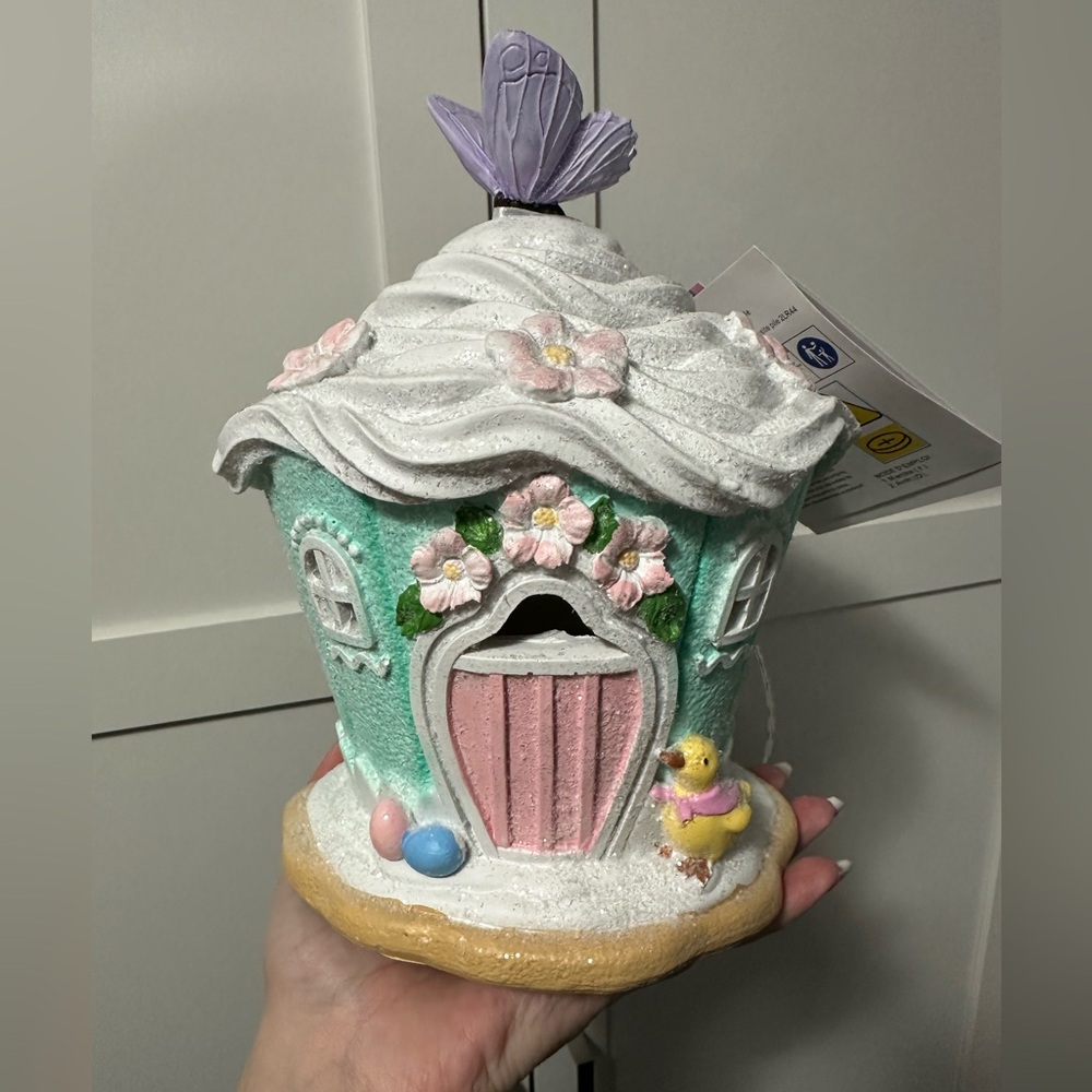 Easter cupcake light up decor piece - brand new